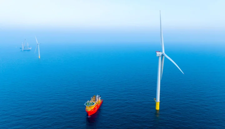 World’s largest offshore wind farm powers UK grid for the first time